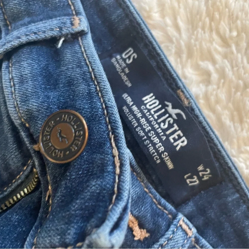 Hollister Ultra High Rise Super Skinny - Picture 2 of 3